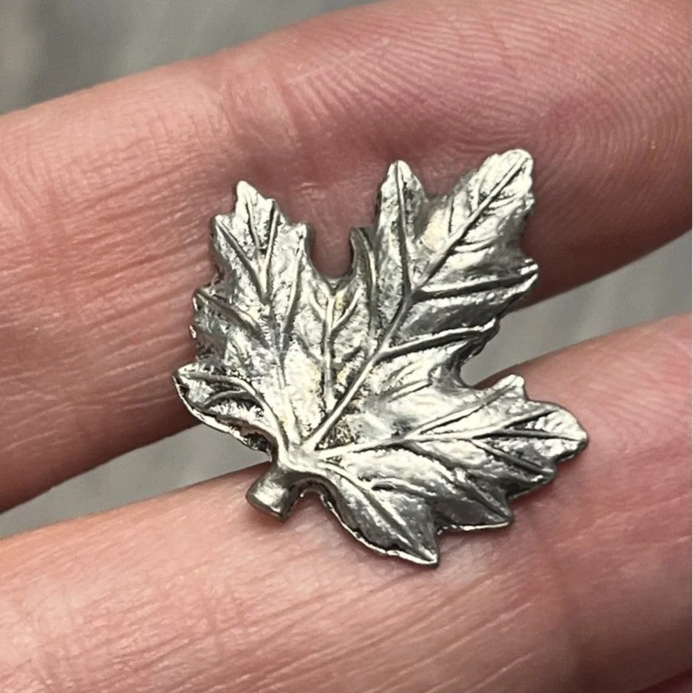 Maple Leaf Cufflinks Men Silver Tone Canadian Formal Dress Shirt Jewelry